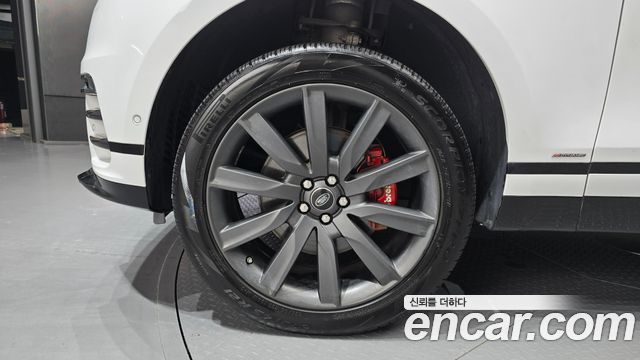 Land Rover Range Rover Velar 3.0 D300 R-Dynamic HSE 2018 — фото 5