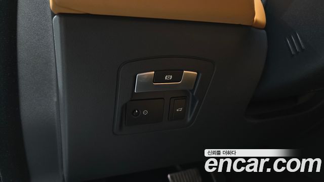 Land Rover Range Rover Velar 3.0 D300 R-Dynamic HSE 2018 — фото 16