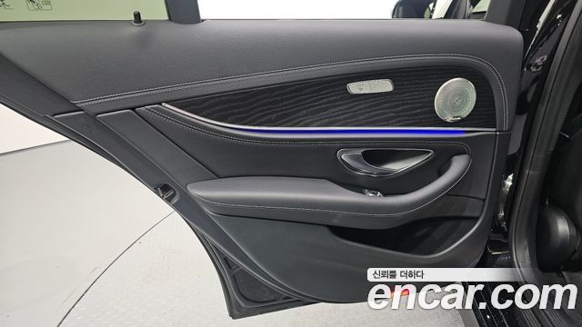 Mercedes-Benz E-Class (W213) E220d 4MATIC AMG Line 2021 — фото 25