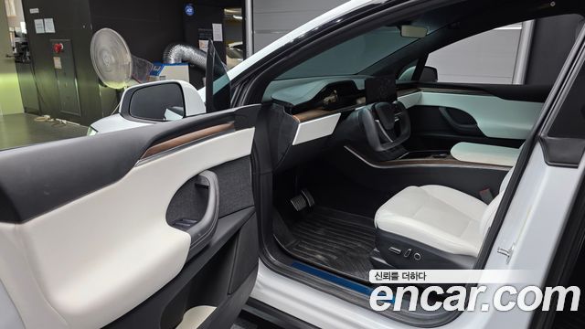 Tesla Model X AWD 2024 — фото 10