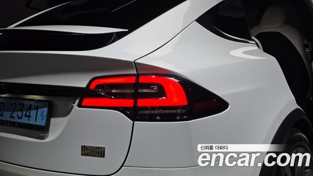 Tesla Model X AWD 2024 — фото 23