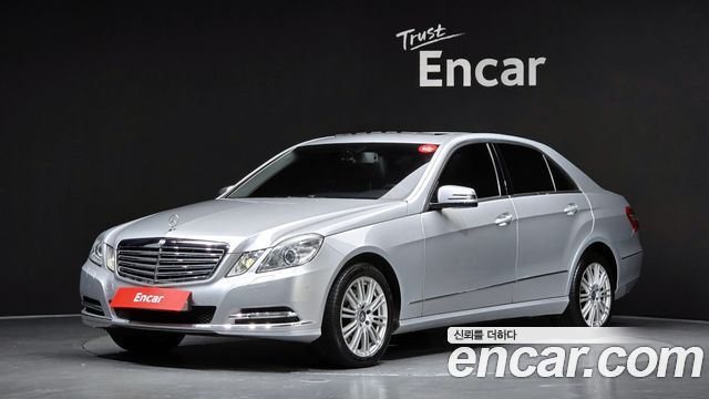 Mercedes-Benz E-Class (W212) E300 Elegance 2011 — фото 1