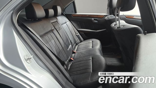 Mercedes-Benz E-Class (W212) E300 Elegance 2011 — фото 11