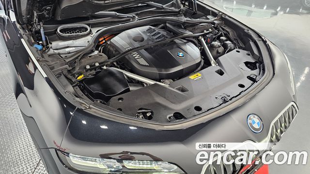 BMW 7 Series (G70) 750e xDrive M Sport 2023 — фото 6