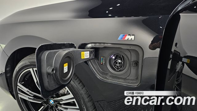 BMW 7 Series (G70) 750e xDrive M Sport 2023 — фото 15