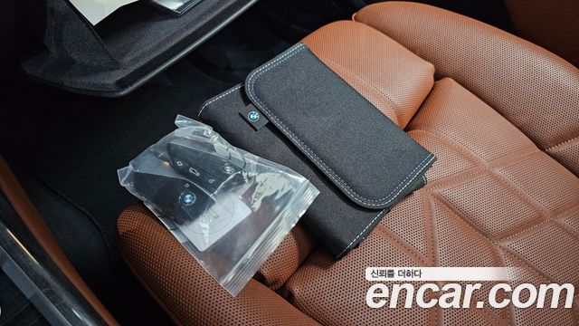 BMW 7 Series (G70) 750e xDrive M Sport 2023 — фото 17