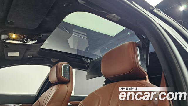 BMW 7 Series (G70) 750e xDrive M Sport 2023 — фото 18