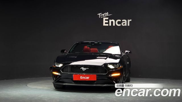 Ford Mustang Convertible 2021 — фото 3