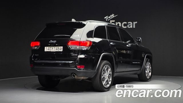 Jeep Grand Cherokee 3.6 Limited WK2 2021 — фото 2