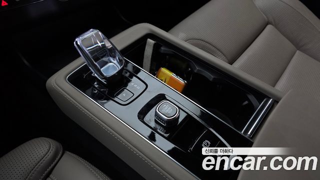 Volvo XC90 (II) T8 Ultra Bright Hybrid 2025 — фото 9