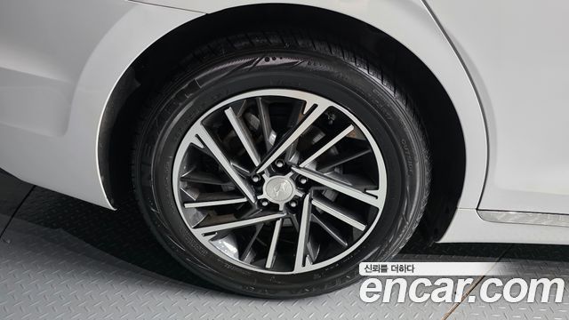 Hyundai Grandeur (IG) 3.0 LPi Rent Car Modern 2022 — фото 5