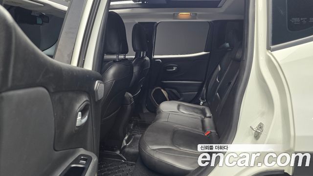 Jeep Renegade 2.0 Diesel Limited AWD 2017 — фото 12