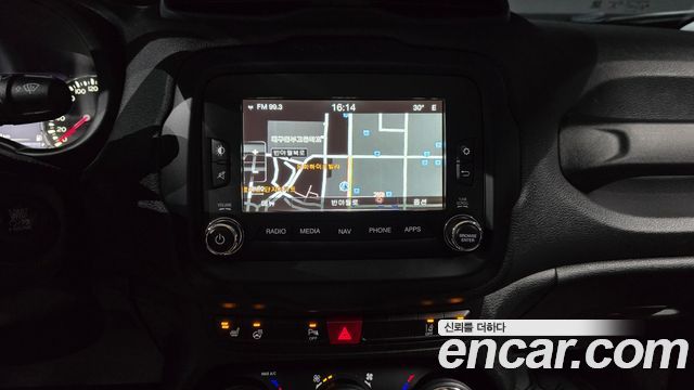 Jeep Renegade 2.0 Diesel Limited AWD 2017 — фото 15