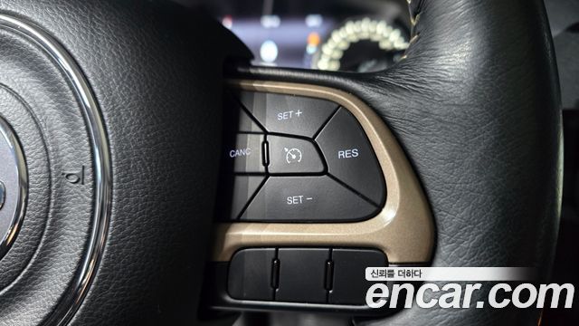 Jeep Renegade 2.0 Diesel Limited AWD 2017 — фото 17