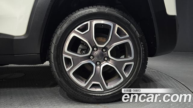 Jeep Renegade 2.0 Diesel Limited AWD 2017 — фото 21