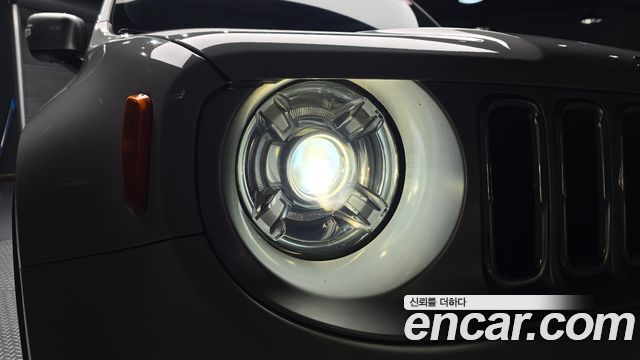 Jeep Renegade 2.0 Diesel Limited AWD 2017 — фото 22