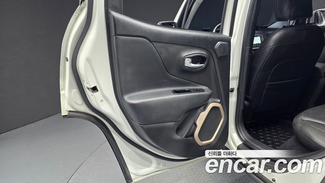 Jeep Renegade 2.0 Diesel Limited AWD 2017 — фото 25