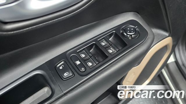 Jeep Renegade 2.0 Diesel Limited AWD 2017 — фото 28