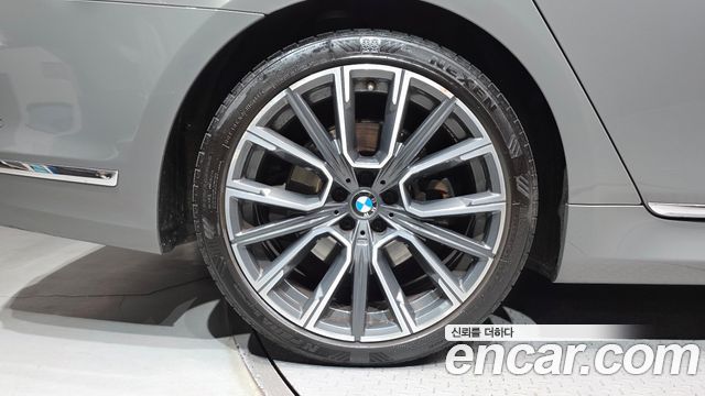 BMW 7 Series (G11) 740Li xDrive M Sport Package 2021 — фото 5