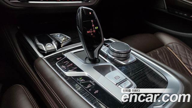 BMW 7 Series (G11) 740Li xDrive M Sport Package 2021 — фото 9
