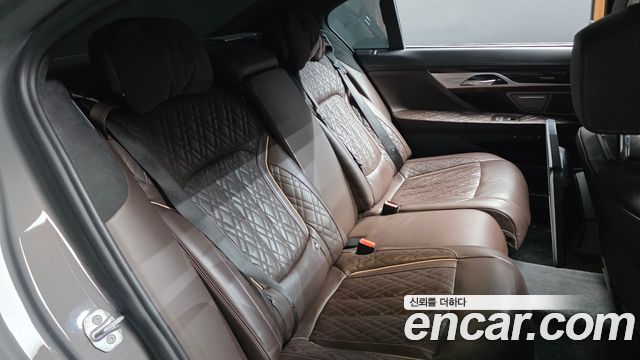 BMW 7 Series (G11) 740Li xDrive M Sport Package 2021 — фото 11