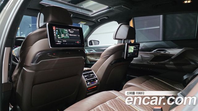 BMW 7 Series (G11) 740Li xDrive M Sport Package 2021 — фото 12