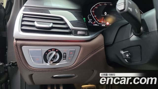 BMW 7 Series (G11) 740Li xDrive M Sport Package 2021 — фото 27