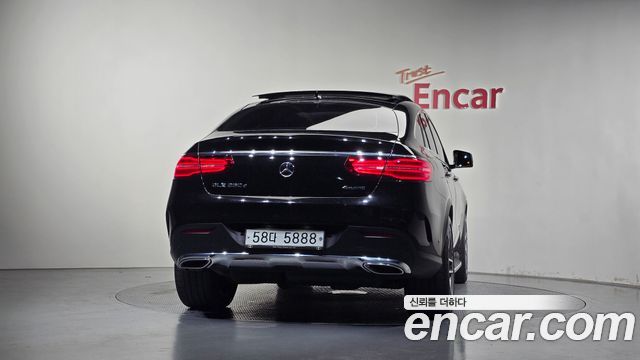 Mercedes-Benz GLE-Class (W166) GLE350 d 4MATIC Coupe 2017 — фото 4