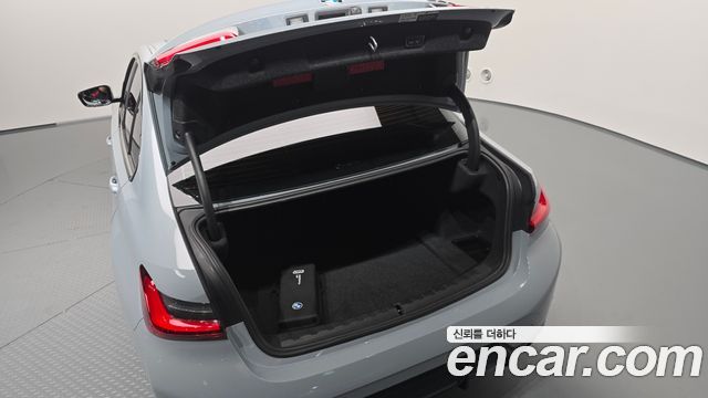 BMW 3 Series (G20) 320i M Sport 2025 — фото 41