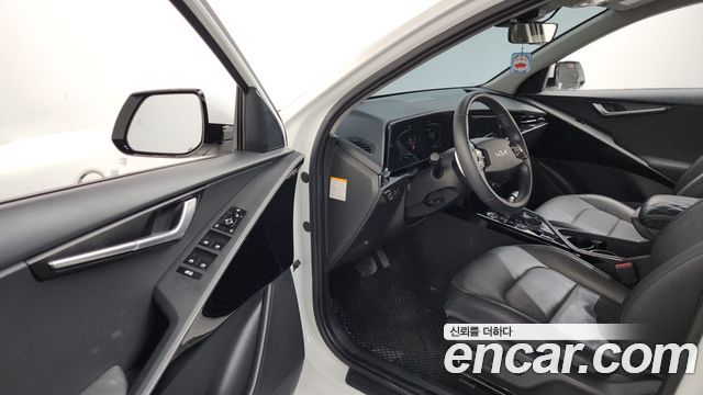 Kia Niro Prestige 2022 — фото 10