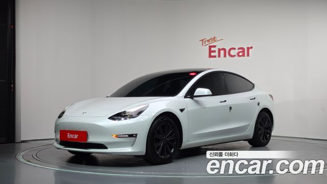 Tesla Model 3 Long Range AWD 2022 — фото 1