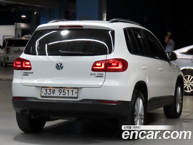 Volkswagen Tiguan 2.0 TDI  Premium 5N 2013 — фото 2