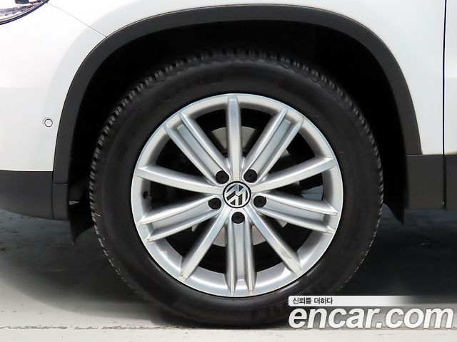 Volkswagen Tiguan 2.0 TDI  Premium 5N 2013 — фото 5