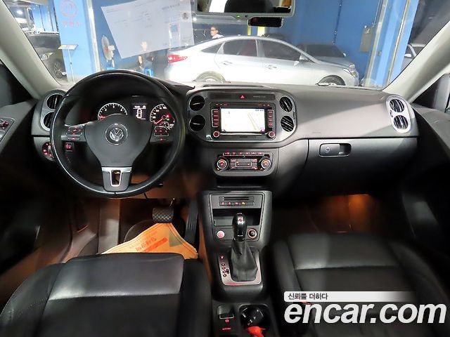 Volkswagen Tiguan 2.0 TDI  Premium 5N 2013 — фото 7