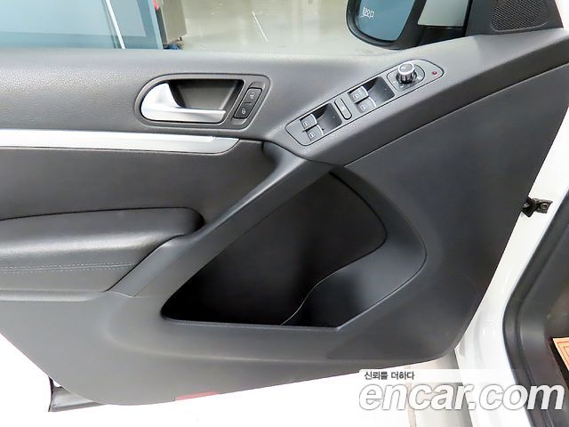Volkswagen Tiguan 2.0 TDI  Premium 5N 2013 — фото 18