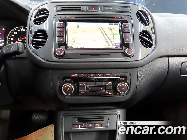Volkswagen Tiguan 2.0 TDI  Premium 5N 2013 — фото 22