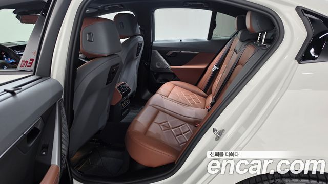 BMW 5 Series (G60) 530i xDrive M Sport Pro Special Edition 2025 — фото 15