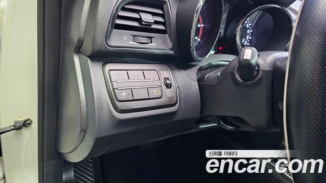 KG Mobility (SsangYong) Tivoli Air Diesel RX 2WD 2017 — фото 17