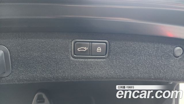 Genesis G80 3.3 GDI AWD Premium Luxury 2018 — фото 15