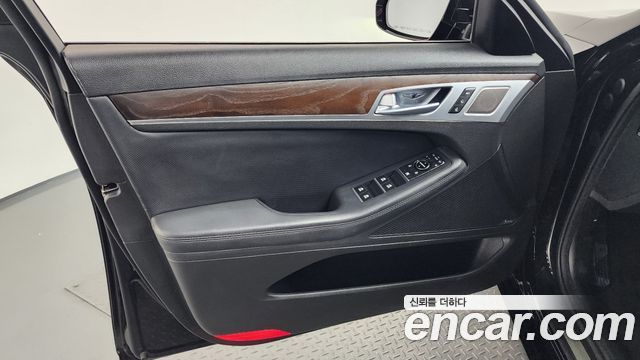 Genesis G80 3.3 GDI AWD Premium Luxury 2018 — фото 24