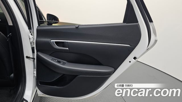 Hyundai Sonata (DN8) 2.0 Premium Family 2020 — фото 25