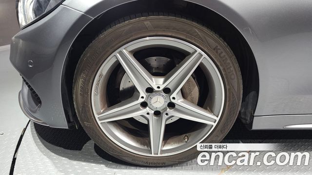 Mercedes-Benz C-Class (W205) C200 AMG Line 2017 — фото 5