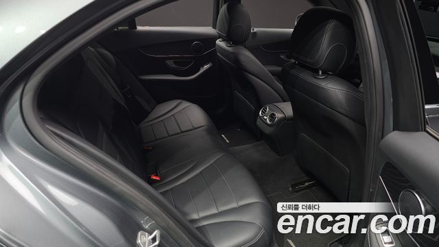 Mercedes-Benz C-Class (W205) C200 AMG Line 2017 — фото 12