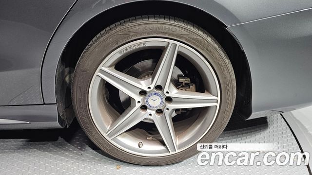 Mercedes-Benz C-Class (W205) C200 AMG Line 2017 — фото 21