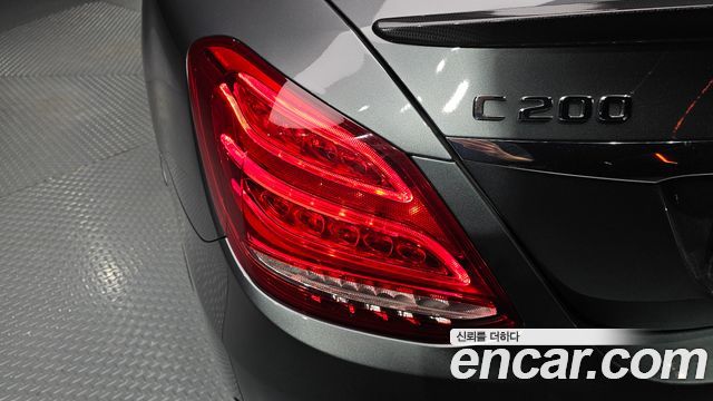 Mercedes-Benz C-Class (W205) C200 AMG Line 2017 — фото 23
