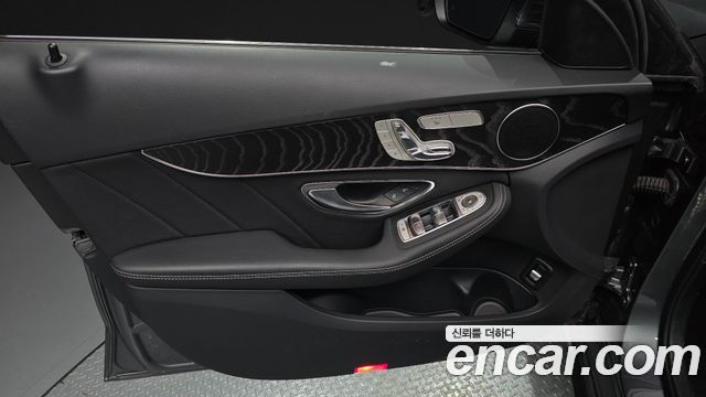 Mercedes-Benz C-Class (W205) C200 AMG Line 2017 — фото 24