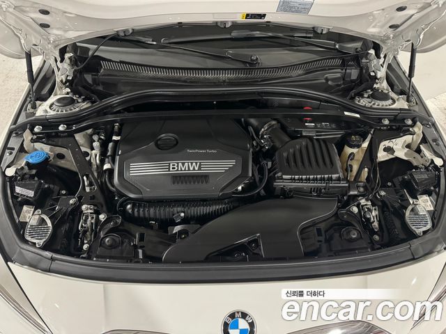 BMW 1 Series (F40) 120i Sports 2024 — фото 6