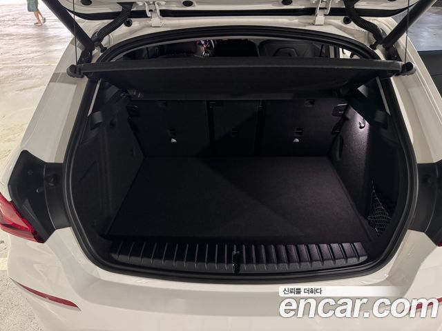BMW 1 Series (F40) 120i Sports 2024 — фото 15