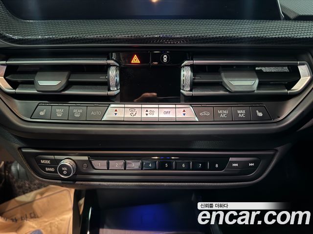 BMW 1 Series (F40) 120i Sports 2024 — фото 17