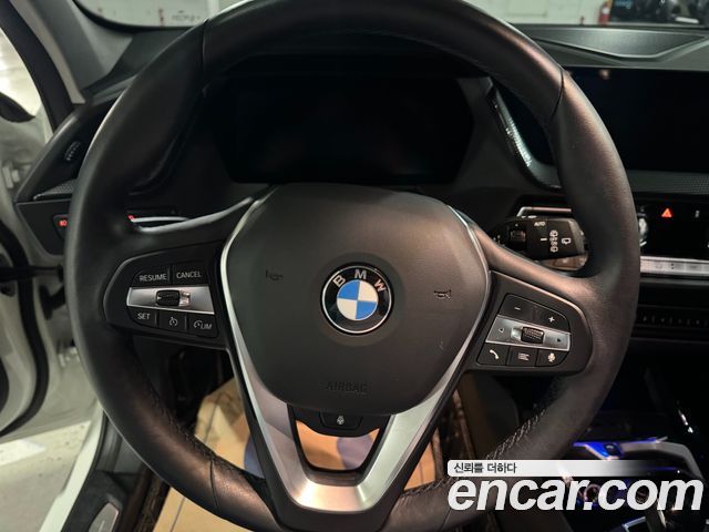 BMW 1 Series (F40) 120i Sports 2024 — фото 21